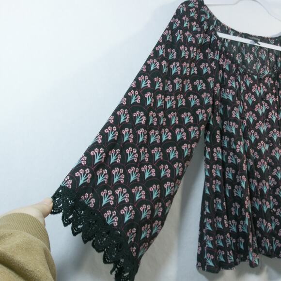 Express Black Floral Blouse Button Front Size Small - Picture 3 of 8